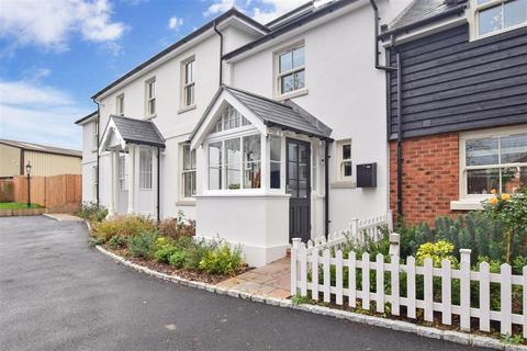 2 Pilgrim Lane, Dorking, RH4 1GQ