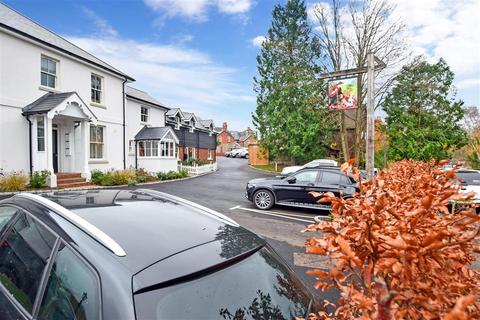 2 Pilgrim Lane, Dorking, RH4 1GQ