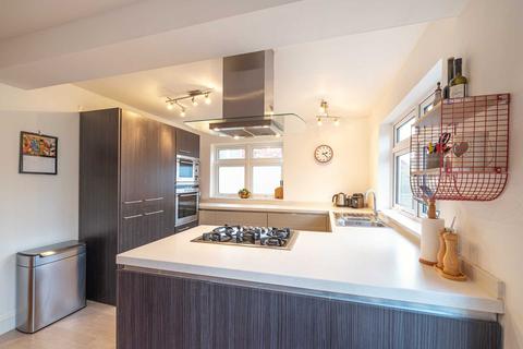 38 Harrogate Road, Caversham, Reading, RG4 7PN