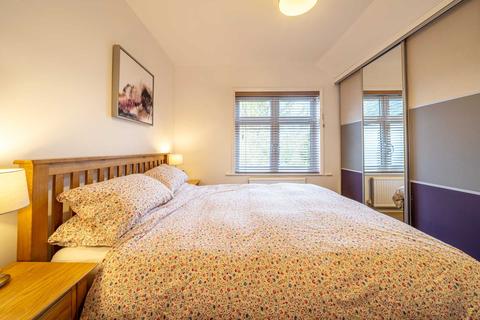 38 Harrogate Road, Caversham, Reading, RG4 7PN