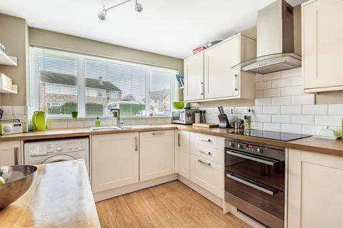 3 Farm Close, Aston, Bampton, OX18 2DR