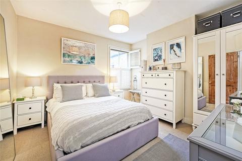 14c Treport Street, London, SW18 2BP
