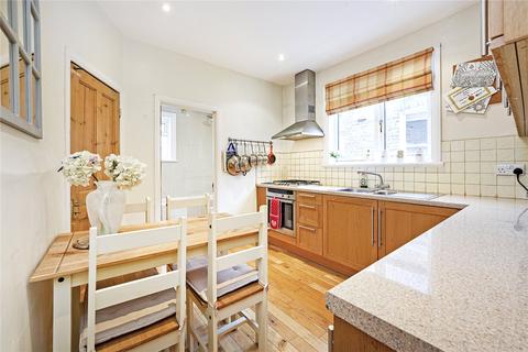 14c Treport Street, London, SW18 2BP
