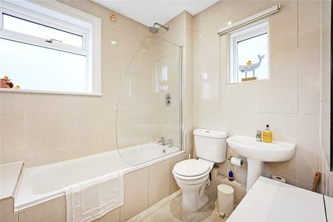 14c Treport Street, London, SW18 2BP
