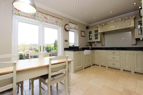 18 Upper Pines, Banstead, SM7 3PX