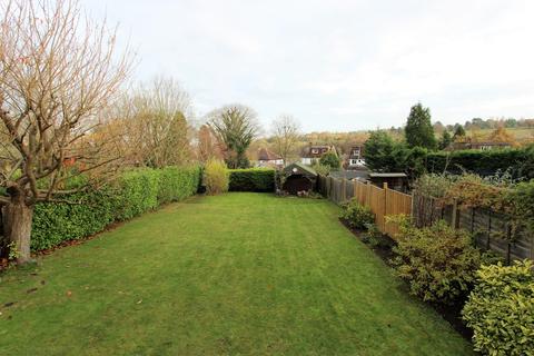18 Upper Pines, Banstead, SM7 3PX