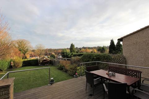 18 Upper Pines, Banstead, SM7 3PX