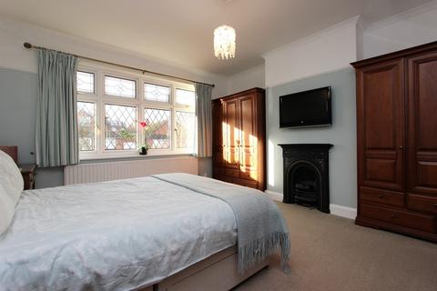 18 Upper Pines, Banstead, SM7 3PX