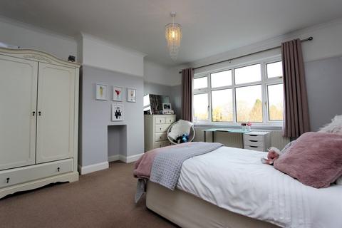18 Upper Pines, Banstead, SM7 3PX