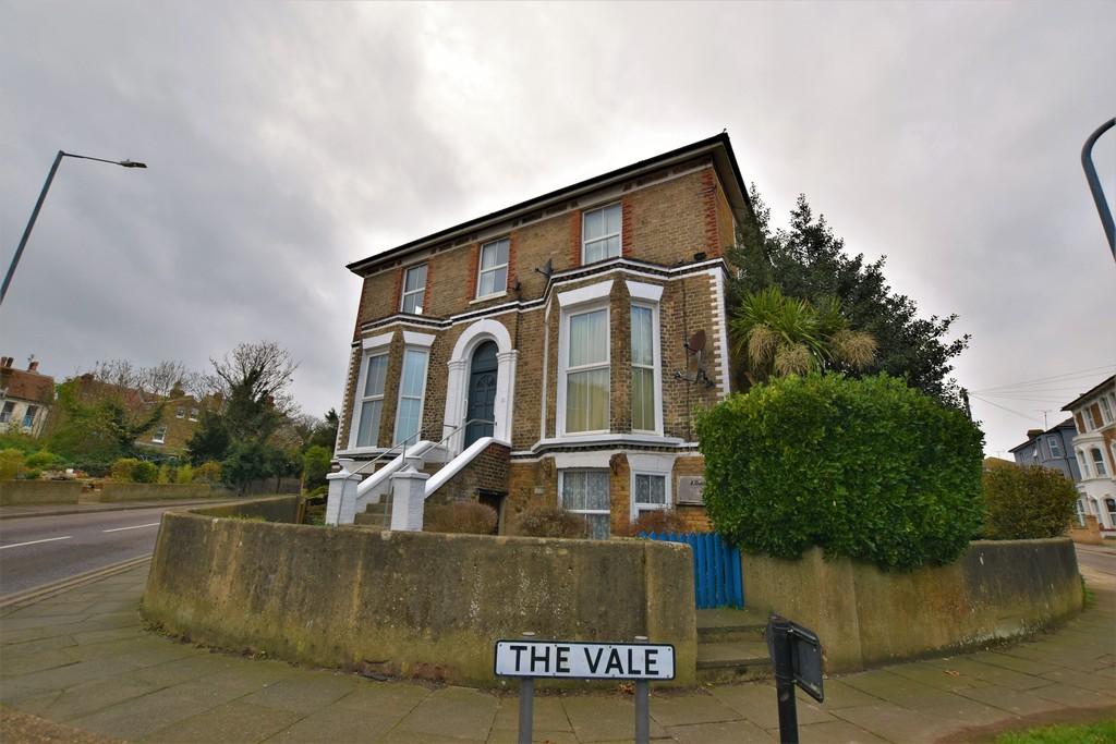 The Vale, Broadstairs 1 bed apartment £129,950