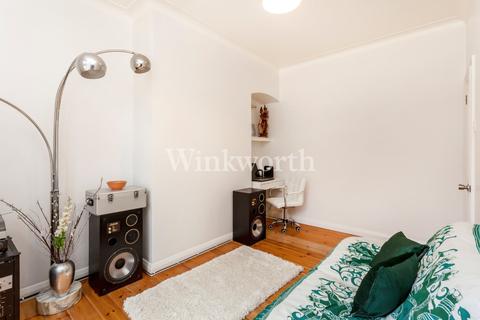 136 Hewitt Avenue, London, N22 6QE