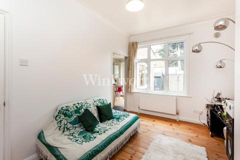 136 Hewitt Avenue, London, N22 6QE