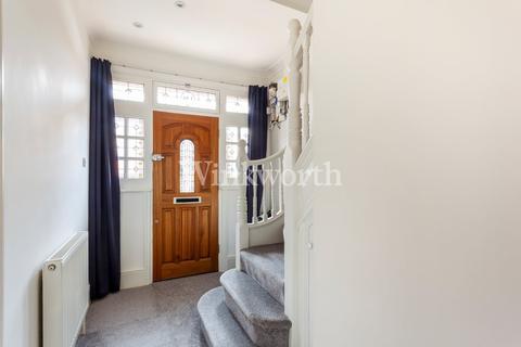 136 Hewitt Avenue, London, N22 6QE