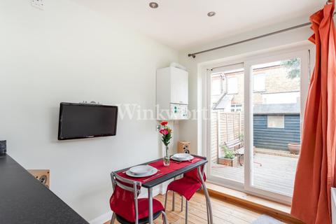 136 Hewitt Avenue, London, N22 6QE