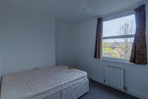 Flat C, 21 Adolphus Road, London, N4 2AT