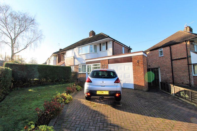 Maple Drive, Yew Tree Estate, Walsall. 2 bed semidetached house for