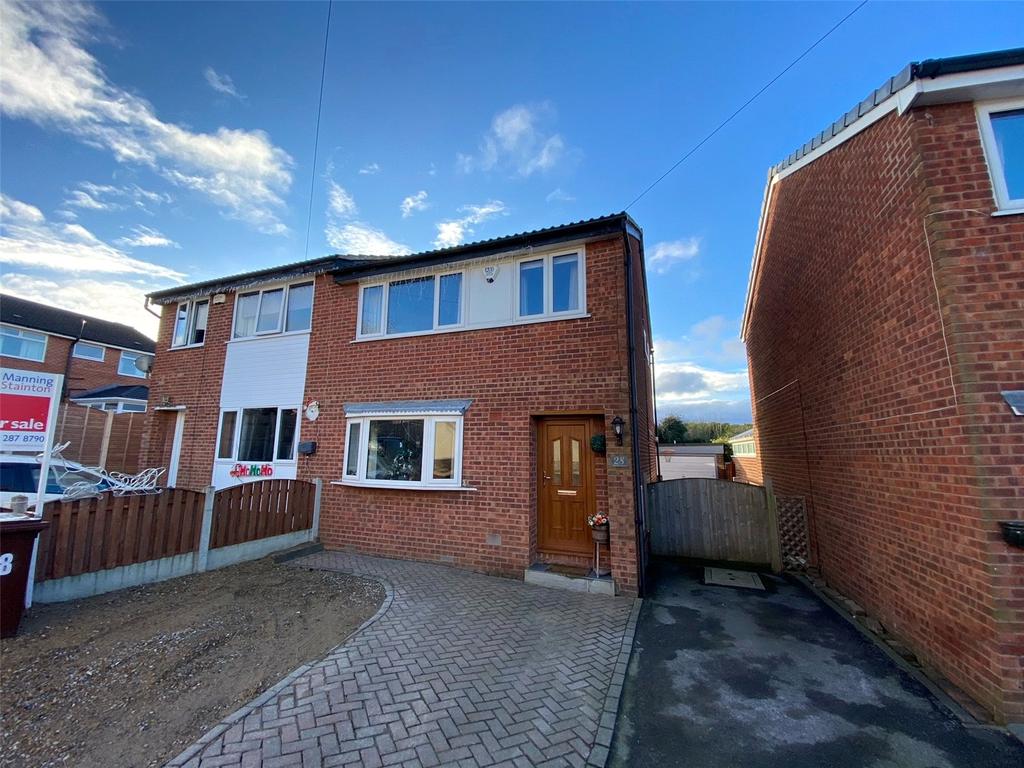 Sandgate Drive, Kippax, Leeds 3 bed semidetached house £190,000