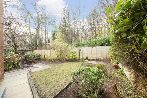 1 Parkland Gardens, Leeds, LS6 4PG