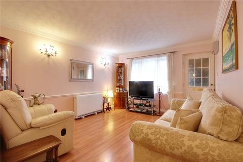 16 Haydon Close, Enfield, EN1 2BN