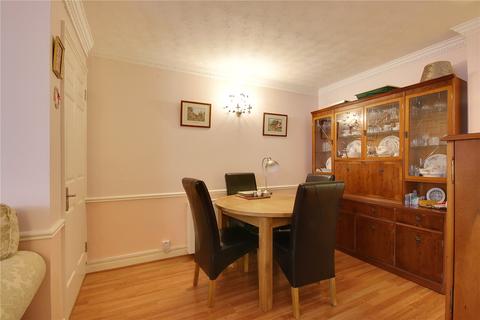 16 Haydon Close, Enfield, EN1 2BN