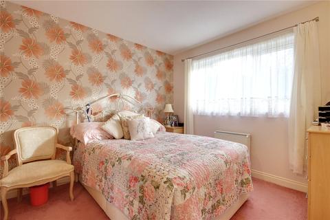 16 Haydon Close, Enfield, EN1 2BN