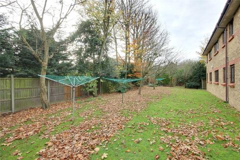 16 Haydon Close, Enfield, EN1 2BN