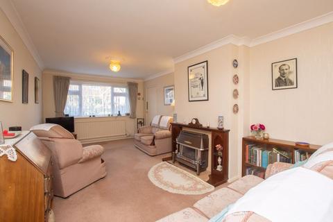 18 Royston Gardens, St Margarets At Cliffe, Dover, CT15 6AD