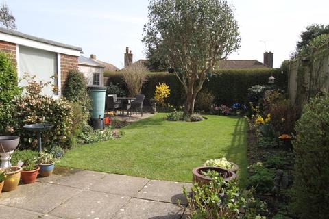 18 Royston Gardens, St Margarets At Cliffe, Dover, CT15 6AD