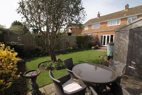18 Royston Gardens, St Margarets At Cliffe, Dover, CT15 6AD