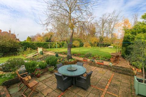 8 Hillcrest Road, Hythe, CT21 5EX