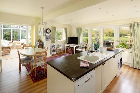 8 Hillcrest Road, Hythe, CT21 5EX