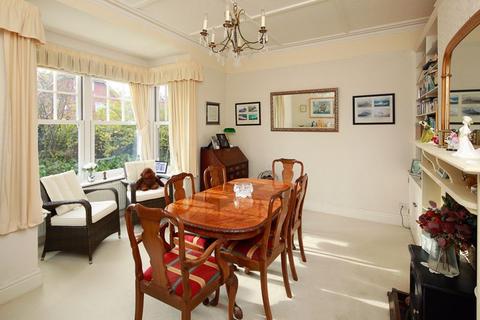8 Hillcrest Road, Hythe, CT21 5EX