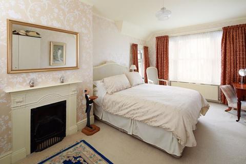 8 Hillcrest Road, Hythe, CT21 5EX