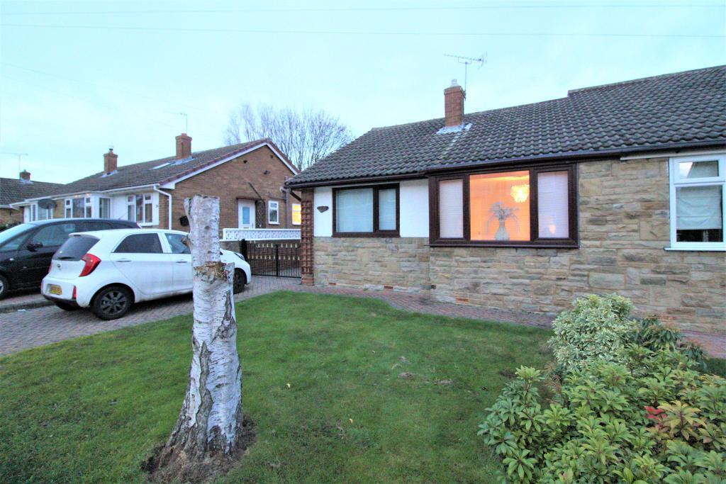 Norwood Drive, Brierley, Barnsley, South Yorkshire, S72 9EG 2 bed