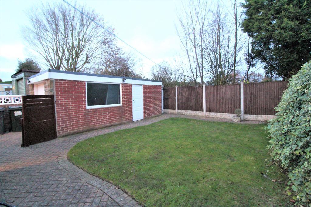 Norwood Drive, Brierley, Barnsley, South Yorkshire, S72 9EG 2 bed