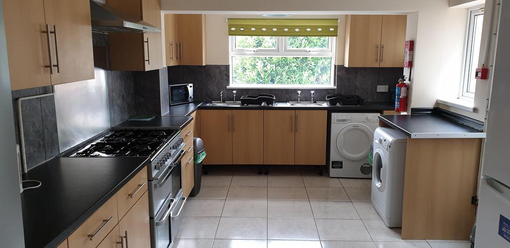 Kitchen 2