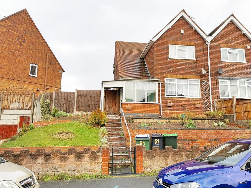 CANTERBURY ROAD, WEST BROMWICH, WEST MIDLANDS, B71 2LE 3 bed semidetached house £160,000