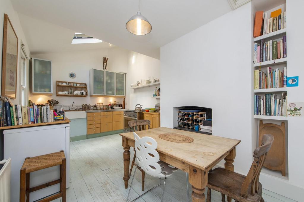 Kitchen Alt