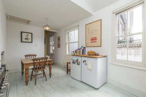 75 Columbia Road, London, E2 7RG