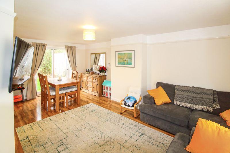 Lounge / dining room