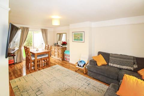 116 Ockleys Mead, Godstone, RH9 8BA