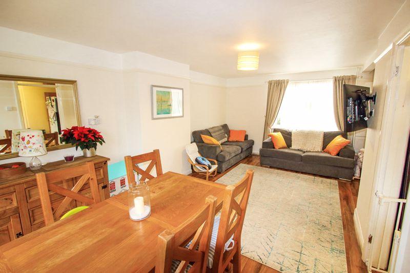 Lounge / dining room