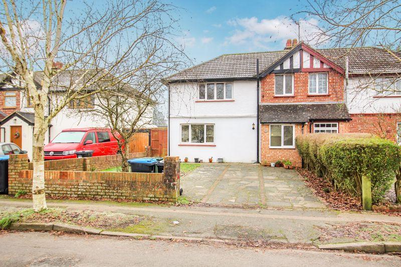 BIRCH AVENUE, CATERHAM ON THE HILL 4 bed semidetached house £499,950