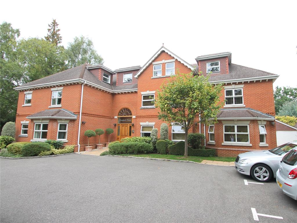 Crawley Hill, Camberley, Surrey, UK, GU15 2 bed penthouse £325,000