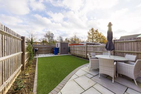 20 Sunliner Way, South Ockendon, RM15 5FS