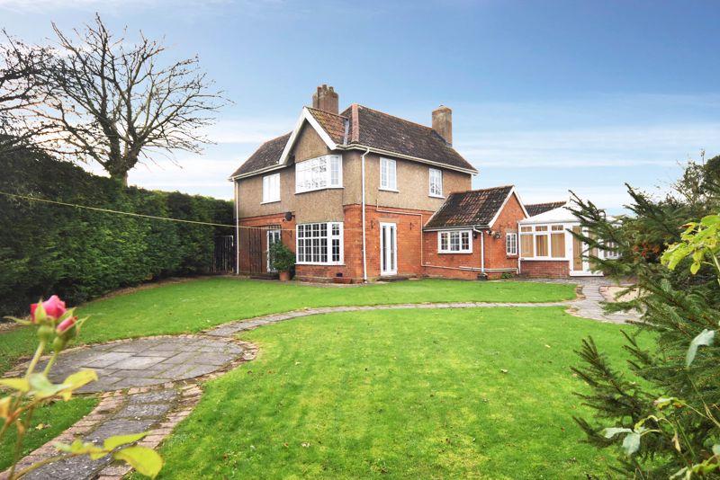 Pinewood, Somerton 3 bed detached house £425,000