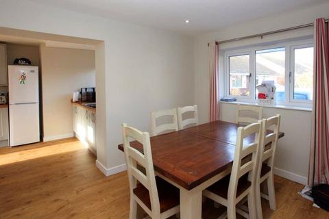 4 bedroom semi-detached house to rent - 24 The Lindens, Shifnal. TF11 8AB