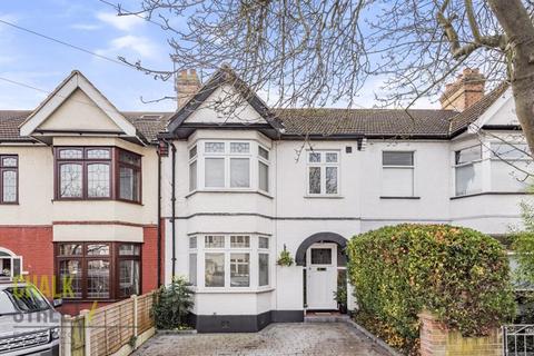 8 Cavenham Gardens, Hornchurch, RM11 2AU