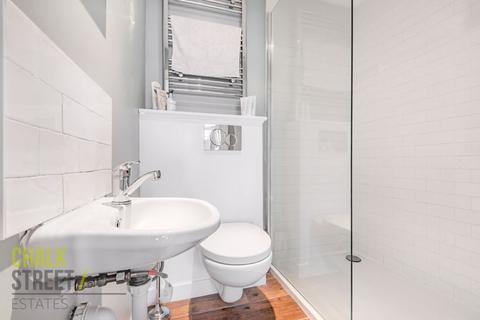 8 Cavenham Gardens, Hornchurch, RM11 2AU