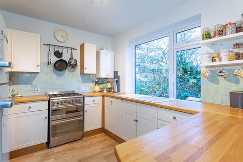 112 Angel Road, Thames Ditton, KT7 0BA